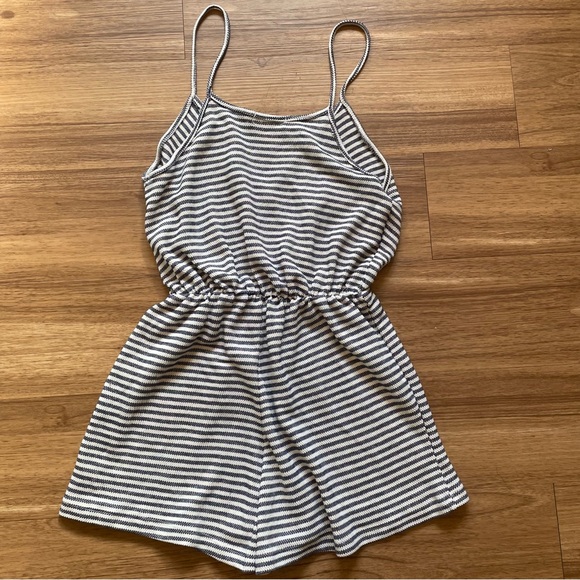Ginger G Black and White Striped Jumpsuit Romper Medium Summercore Beach Casual - Picture 8 of 8